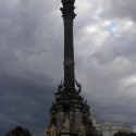 Zatiahnuté nebo nad sochou Kolumba v Barcelone. 